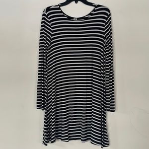 Old Navy black/white stripe long sleeve jersey dress Size S